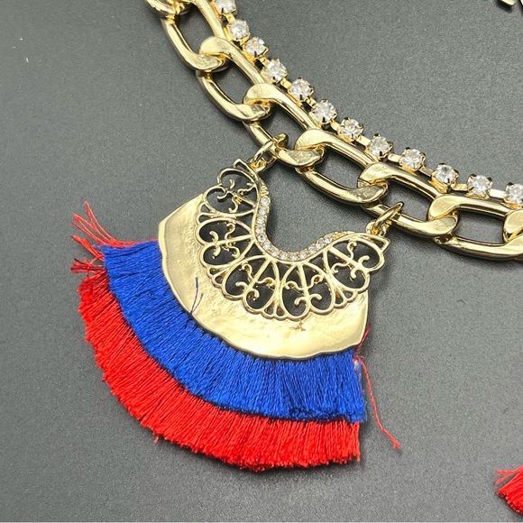 NWT GUESS Gold-Tone Crystal & Fringe Statement Necklace - Picture 4 of 8